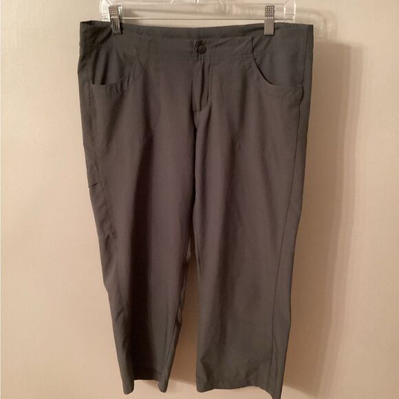 PATAGONIA SIZE 10 GRAY POLYESTER SPANDEX CROPPED PANTS HIKING CAMPING - Picture 2 of 8